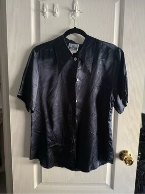 Men's Black Satin Short-Sleeve Button-Up Shirt